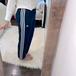 Adidas navy blue stripe athletic pants size large snap sides